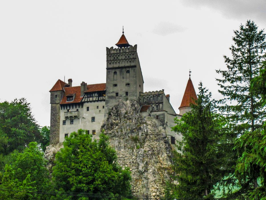 Descubra como é visitar o castelo do Drácula, na Romênia - Mlle Rebelle
