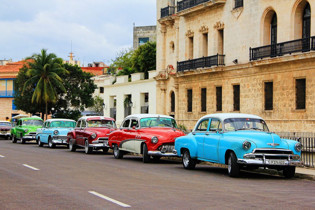 viajar para Cuba - carros