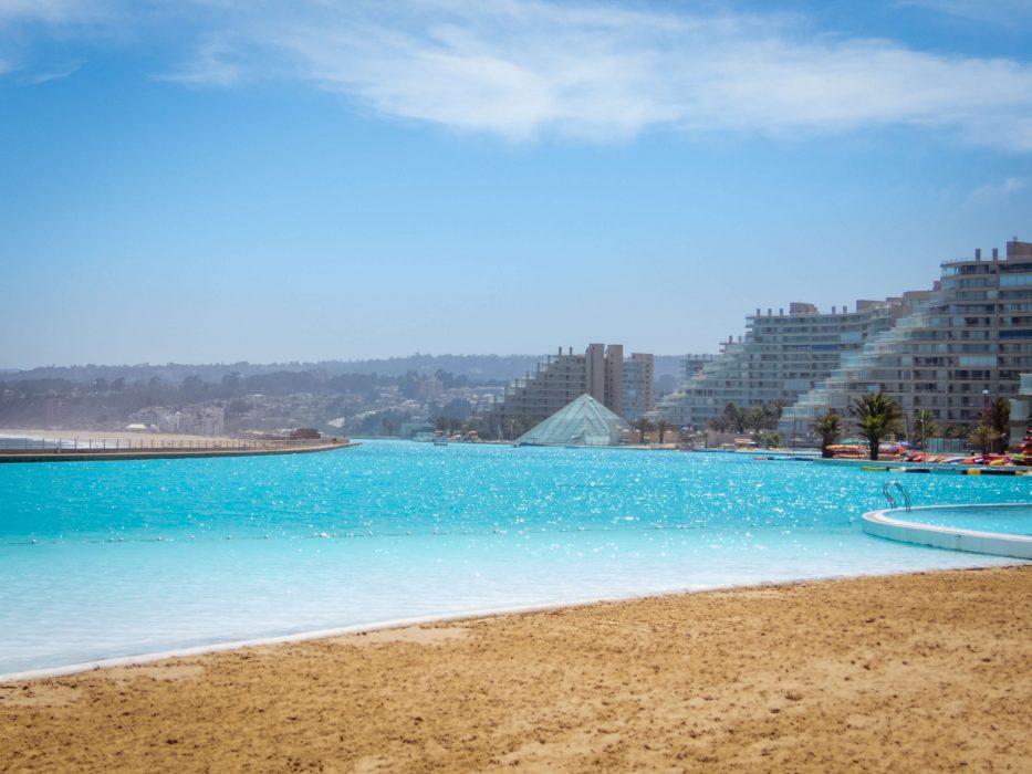 Um mergulho pela maior piscina do mundo em Algarrobo, no Chile