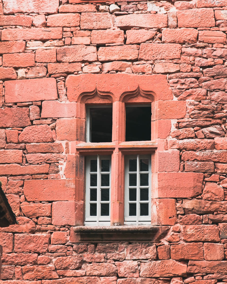 Collonges-la-Rouge-janela